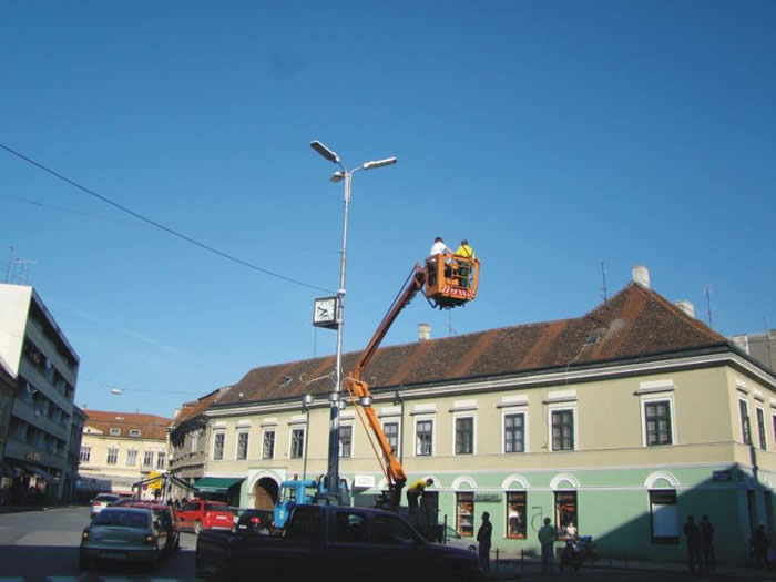 邦贝尔路灯在克罗地亚首都Sisak
